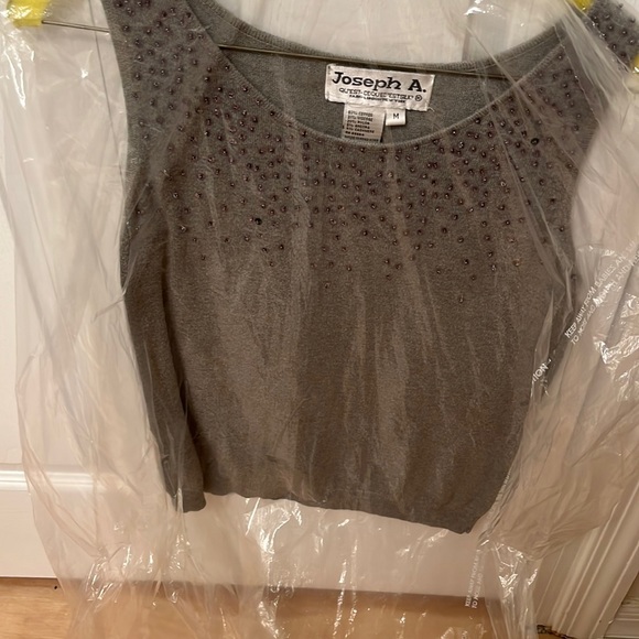 Joseph A Sleeveless heather gray sweater with sequins - Picture 3 of 9